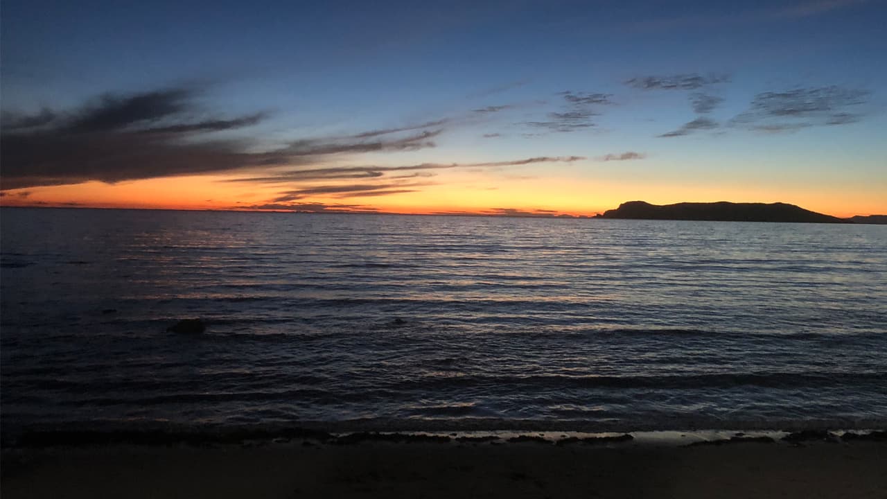 San Carlos Nuevo Guaymas, con sus imponentes atardeceres es el principal destino turístico de Sonora y cuenta con el mirador escénico más radiante de la costa mexicana, según 
<a href="https://www.nationalgeographic.com/">National Geographic</a>.