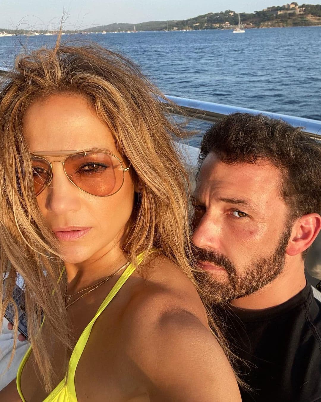 La primera etapa de su amor ocurrió entre 2002 a 2004 y tuvieron planes para casarse, pero la boda nunca se llevó a cabo. 
<br>