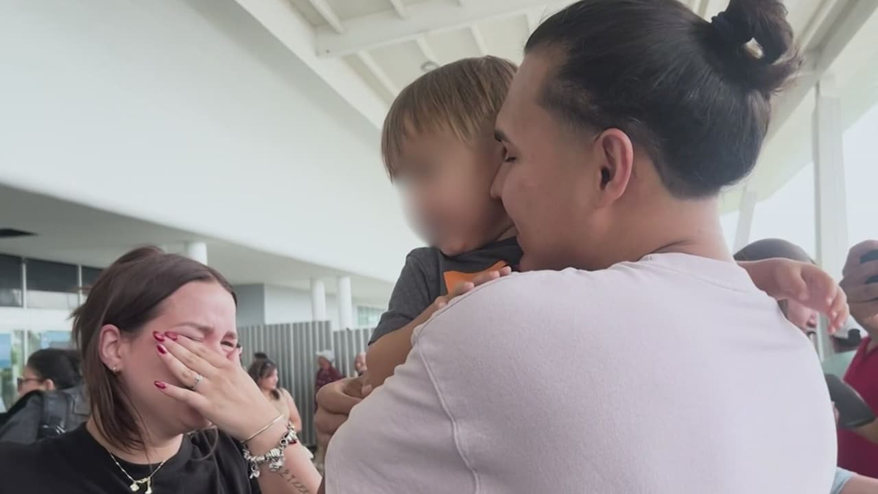 Tenía solicitud de reunificación familiar aprobada, pero fue deportado y ahora su esposa viaja a visitarlo