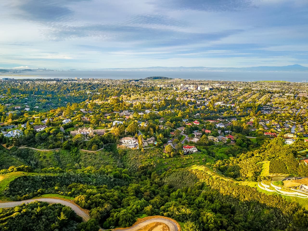 <h2 class="cms-H2-H2">23. San Mateo, California</h2>
<br>
<br>💵
<b> Salario mínimo por hora a partir del 1 de enero de 2023: </b>$16.75
<br>
<br>
<br>