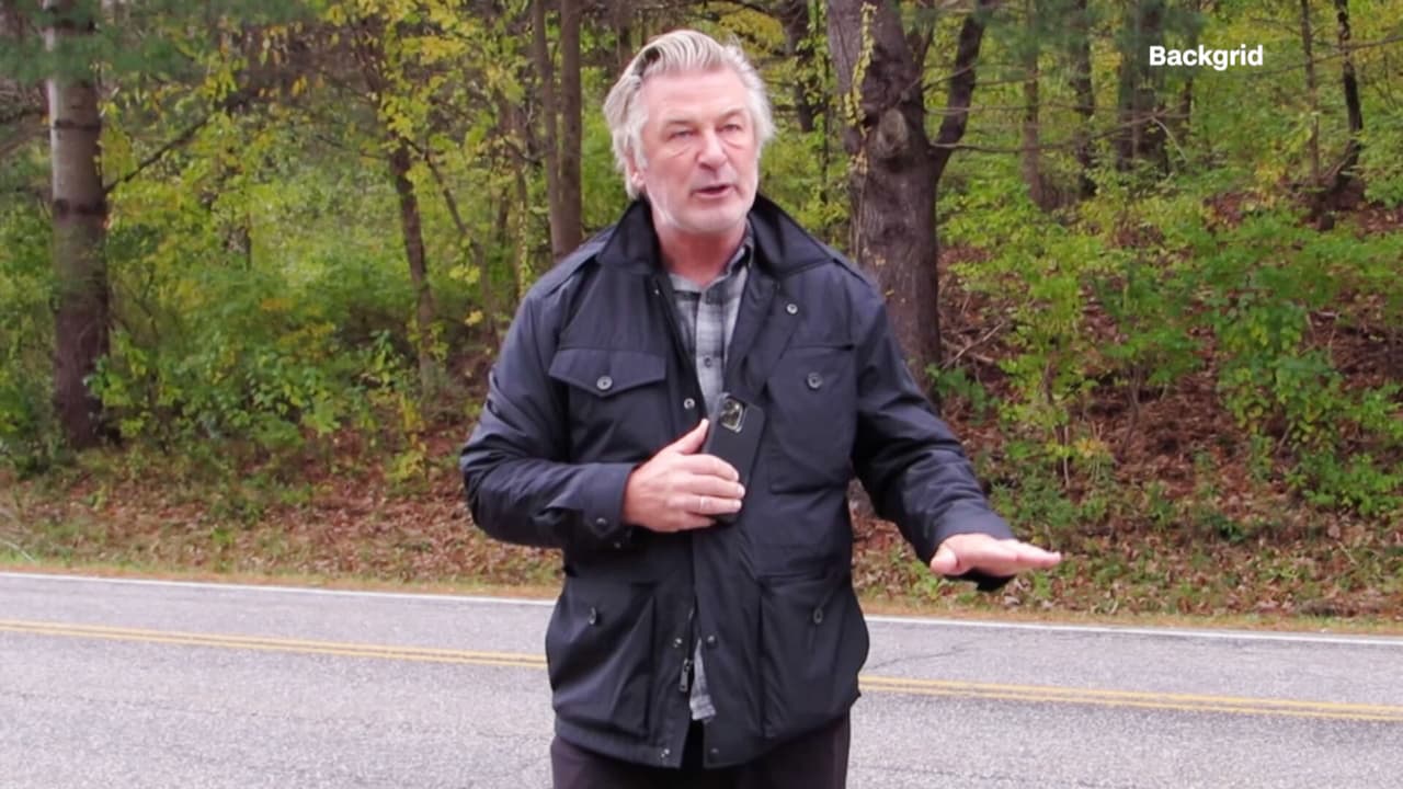 "Era mi amiga": Baldwin habla por primera vez en cámara tras la muerte accidental de Hutchins