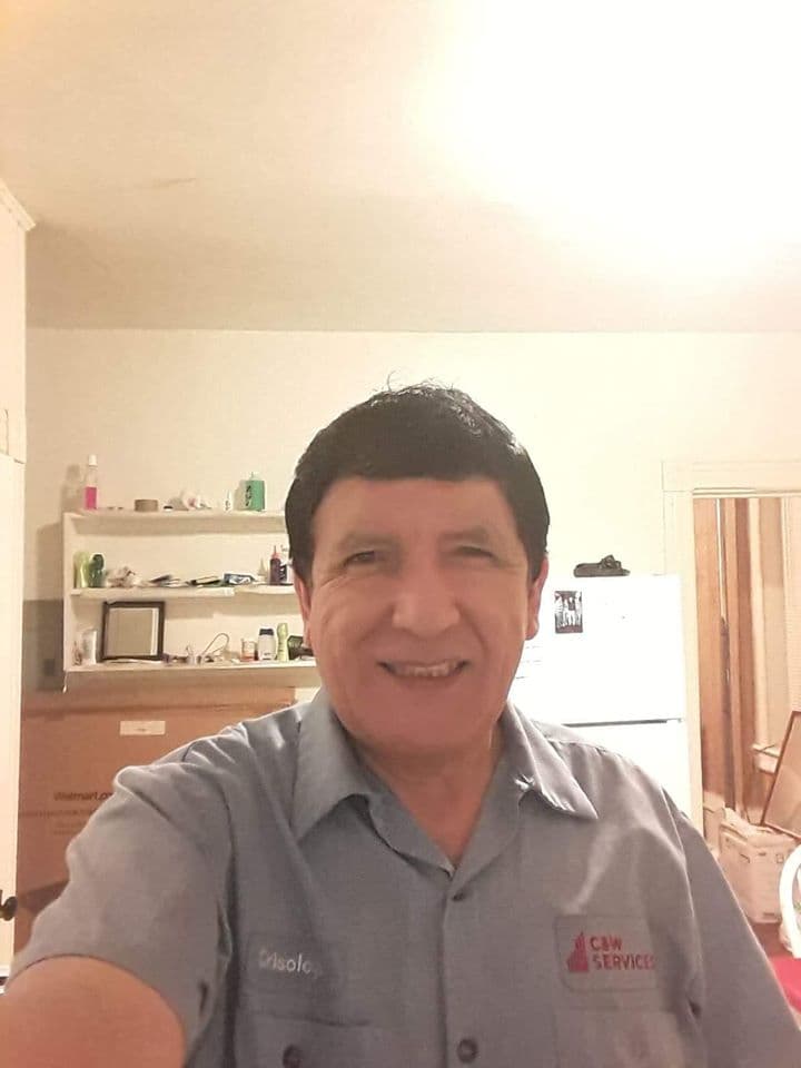Crisologo Valverde trabajador esencial de la Universidad de Connecticut.