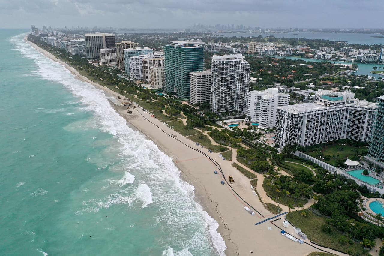 También se verían afectaciones en la infraestructura, como los complejos en Sunny Beach, Florida, que están construidos a la orilla del mar.