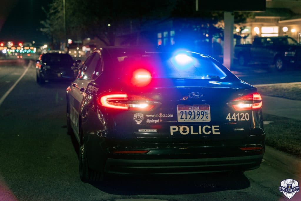 Los detectives del Escuadrón de Robos y Crímenes Violentos del SLCPD están trabajando con la Oficina del Fiscal de Distrito del Condado de Salt Lake para determinar los cargos criminales.