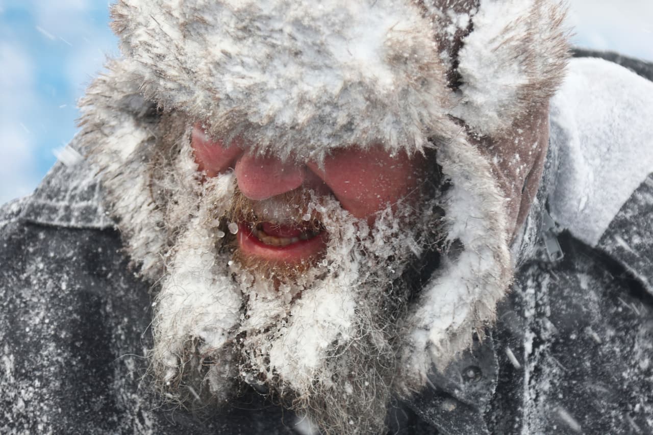 El NWS indicó este domingo 14 de enero que 
<b>las turbonadas de nieve se mueven rápidamente y se desplazarán durante la tarde, con una duración de entre 15 y 30 minutos</b>. Las autoridades te recomiendan tomar todas las precauciones posibles.