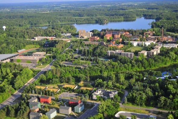 Saint John's University, Collegeville, MN | Tasa admisiones: 75% | Costo promedio de un título: $132,539 | Salario promedio al graduarte: $45,900