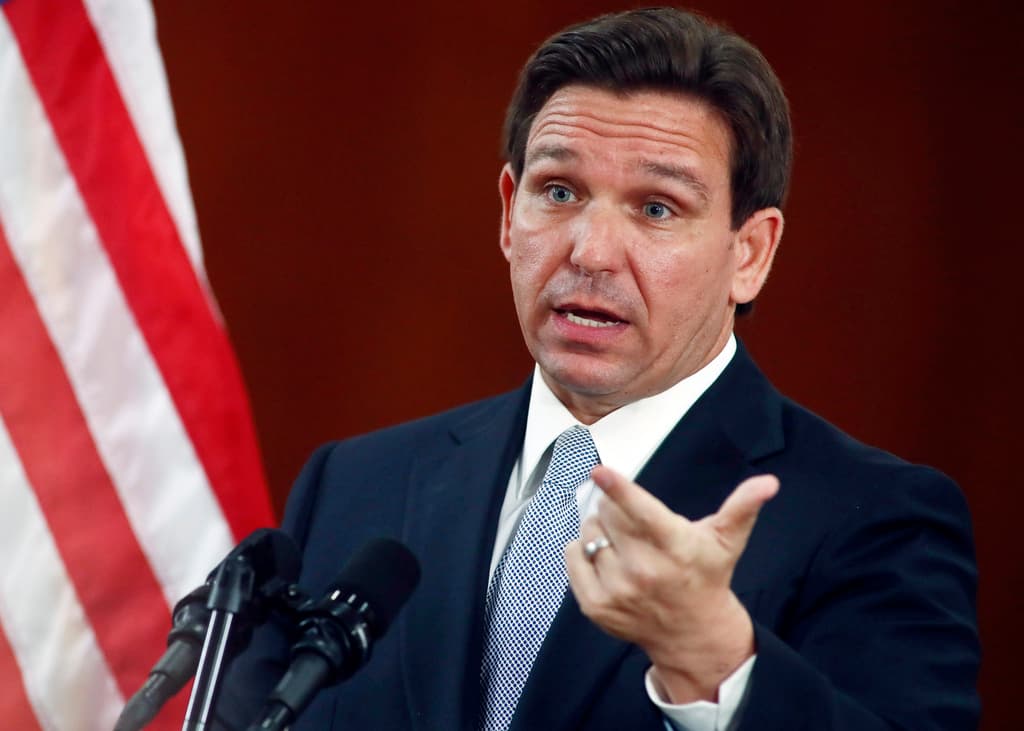 DeSantis refuerza su influencia con designaciones conservadoras en universidad pública