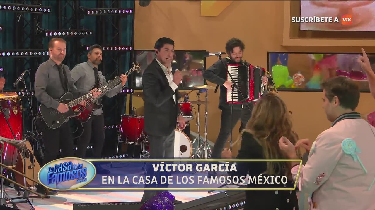 Víctor García canta su éxito "Otra vez" y se arma el baile