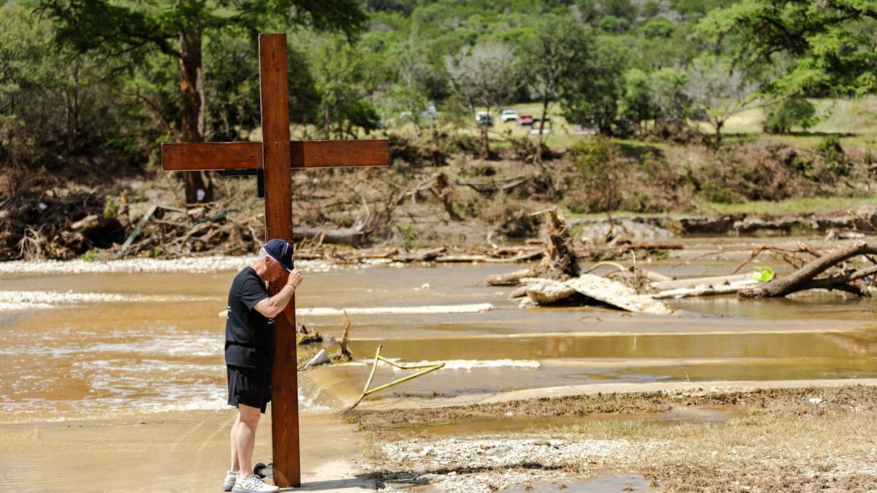 Afectados por inundaciones dicen que no recibieron aviso: condado Kerr rechazó sistema de alertas en 2017