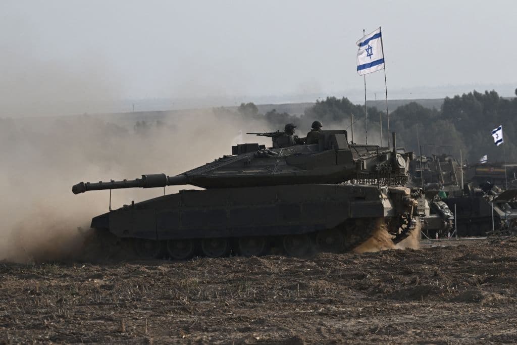 Guerra Israel-Hamas: tanques y soldados israelíes hacen una breve incursión terrestre en Gaza entre previsiones de una ofensiva más amplia
