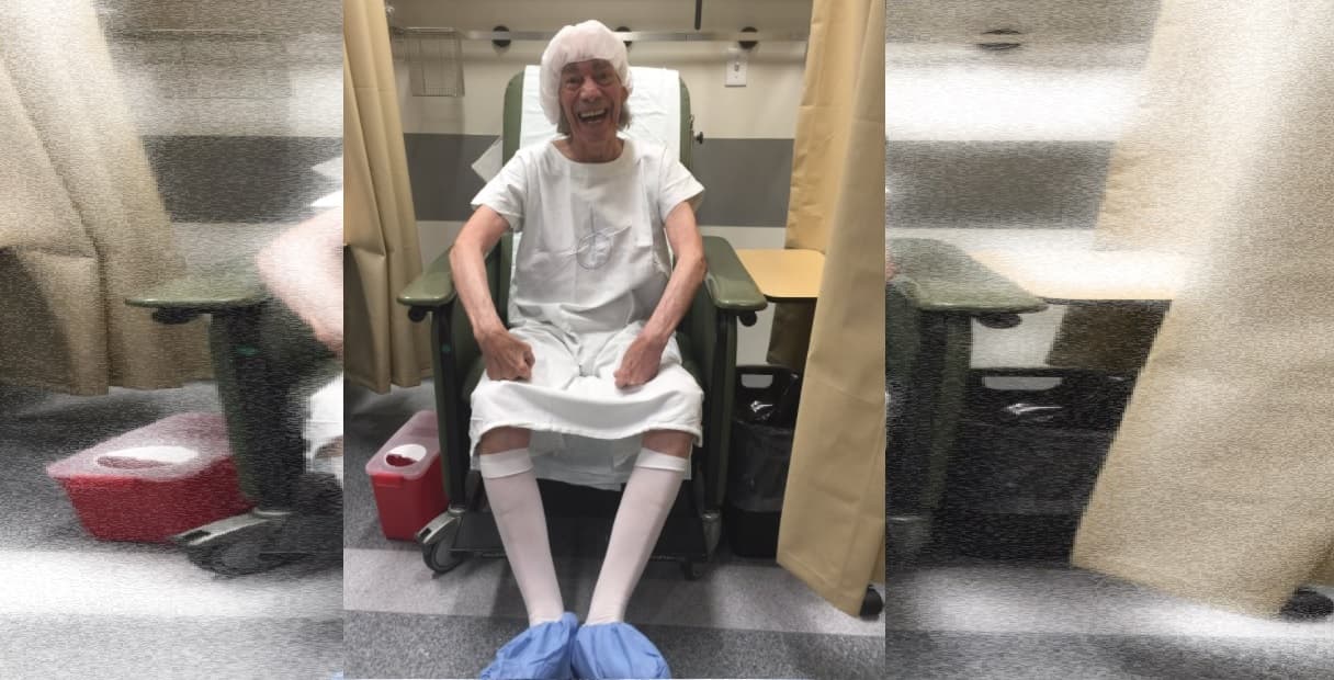 Tristemente para el cantante, su padre, el comediante y actor Manuel “El Loco” Valdés, confirmó que tiene un tumor maligno en la frente y que sería sometido a una cirugía para extirpárselo, publicó el diario mexicano Excelsior.