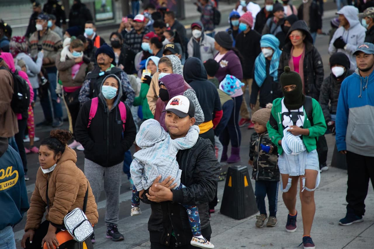 Caravana de migrantes alcanza un acuerdo con autoridades mexicanas que pone fin a la movilización masiva