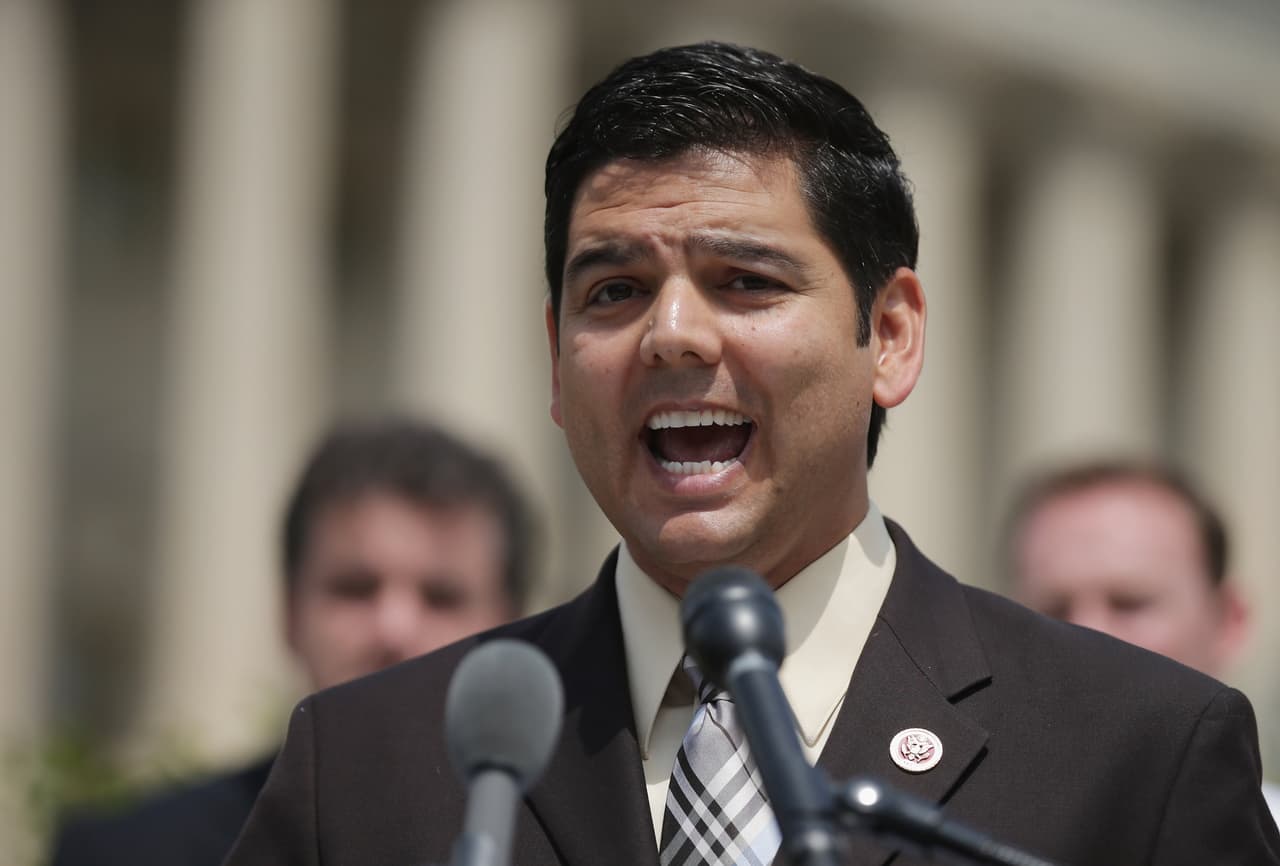 <b>Raul Ruiz. Distrito 36, California.</b> Ocupa el cargo desde 2013. Nació en 1972 en Zacatecas, México, y creció en Coachella, California. Es demócrata y su distrito cubre las comunidades de Palm Springs, Palm Desert, Indio, Coachella, Rancho Mirage, Desert Hot Springs, Indian Wells y Cathedral City.