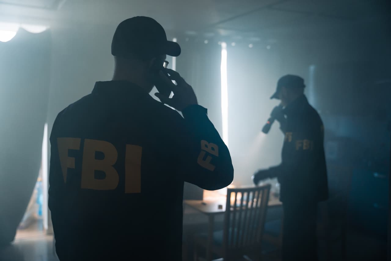 A pesar del triunfo que se anotó el Departamento de Justicia de EE.UU al pedir la extradición de los tres supuestos líderes de la MS-13,
<b> diez de sus presuntos secuaces siguen libres</b>. Y por eso, el FBI está pidiendo 
<b>ayuda para localizarlos. </b>Y advierte que todos y cada uno de ellos son extremadamente peligrosos, pues andan armados. Estos son sus rostros…