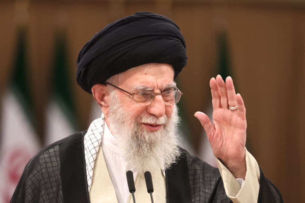 Quién es el ayatolá Alí Jamenei y cuáles son los escenarios para Irán si Israel y EEUU deciden matarlo