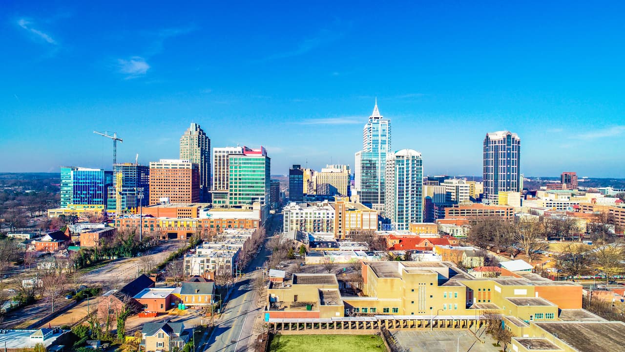<b>Raleigh, Carolina del Norte.</b> Los investigadores aseguran que las ciudades que se recuperarán más rápidamente no serán las potencias tradicionales. Probablemente las áreas que estaban liderando el crecimiento antes de la crisis retomarán su nivel más pronto.
<br>