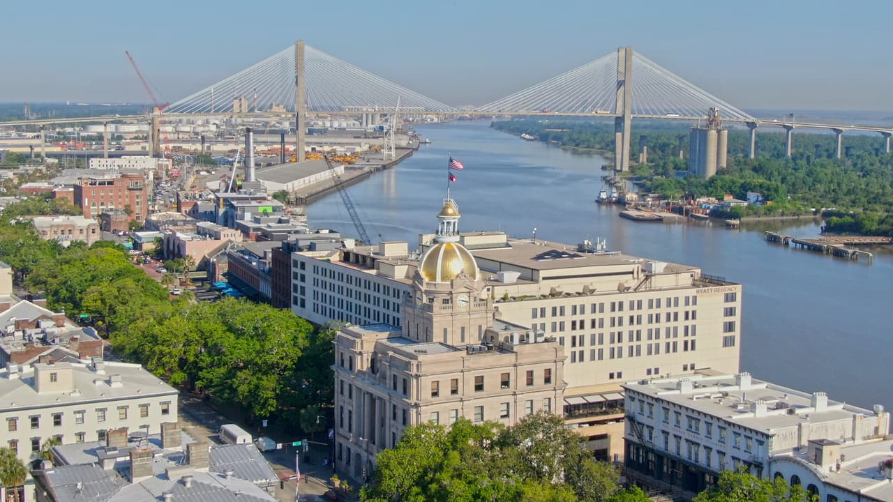 <b>Savannah: </b>El alcalde de Savannah, Van Johnson, emitió una 
<a href="https://www.univision.com/local/atlanta-wuvg/ordenan-el-uso-obligatorio-de-mascarillas-en-una-ciudad-de-georgia-impondran-500-de-multa-a-quien-no-cumpla">orden de emergencia haciendo obligatorio el uso de máscaras en público.</a>
<br>
<br>Quienes se nieguen a cumplir podrían enfrentar multas de $ 500.
<br>