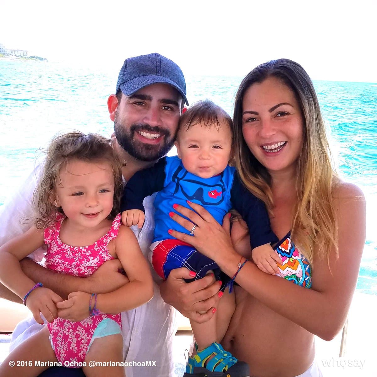 <b>Mariana</b> es un ejemplo de mamá, pues ha dejado ver en los videos que comparte en sus redes sociales que siempre está al pendiente de sus hijos, no importando las giras que tenga en ese momento con los integrantes de 'Ov7'