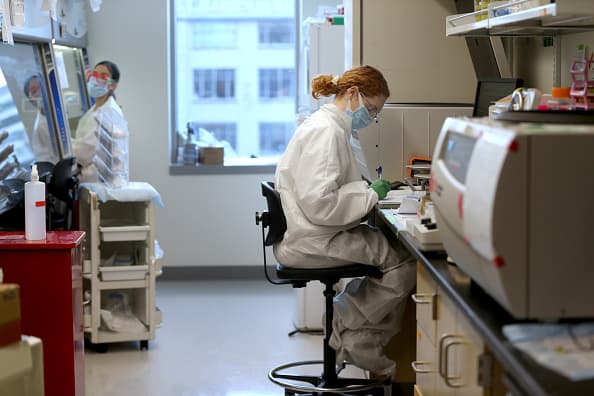 Desde el cáncer o los infartos hasta “todas las enfermedades infecciosas imaginables”: el potencial de las vacunas de ARN mensajero