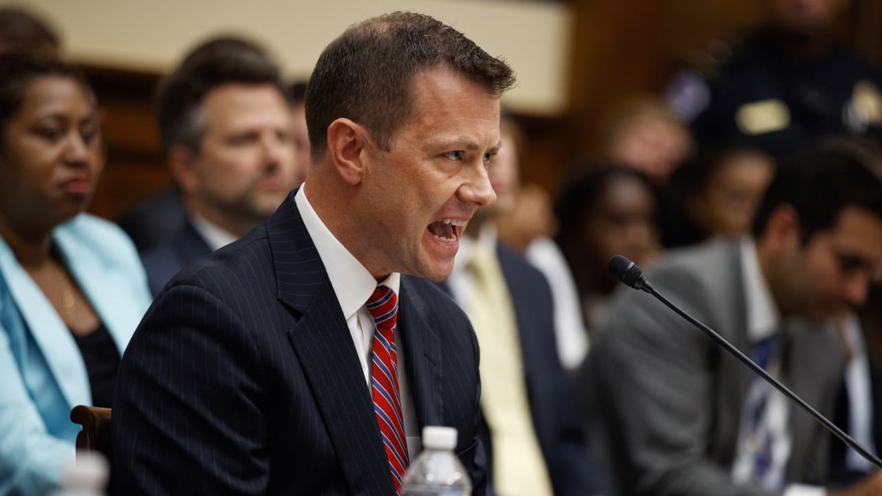 La apasionada intervención en el Congreso de un agente del FBI defendiendo sus mensajes donde atacó a Trump
