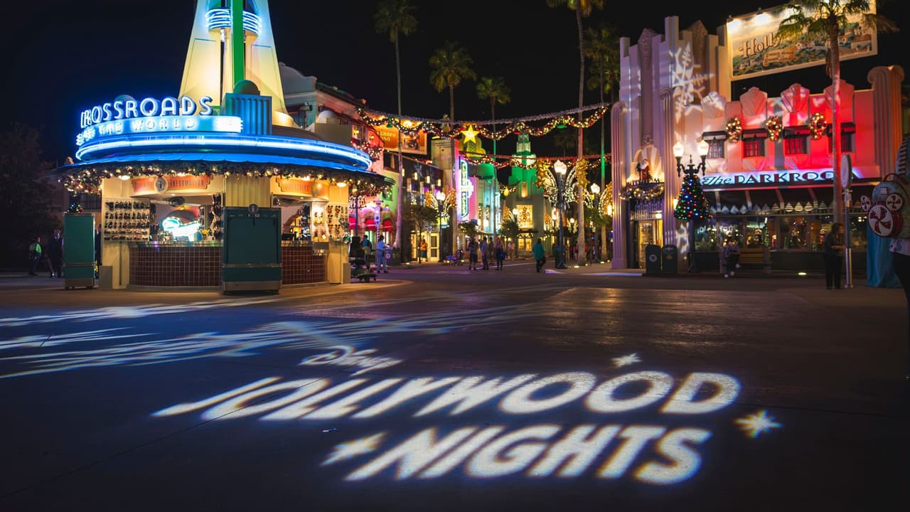 Disney Jollywood Nights regresa con un espectáculo de patinaje sobre hielo y más de 20 personajes favoritos, creando magia en Hollywood Studios.