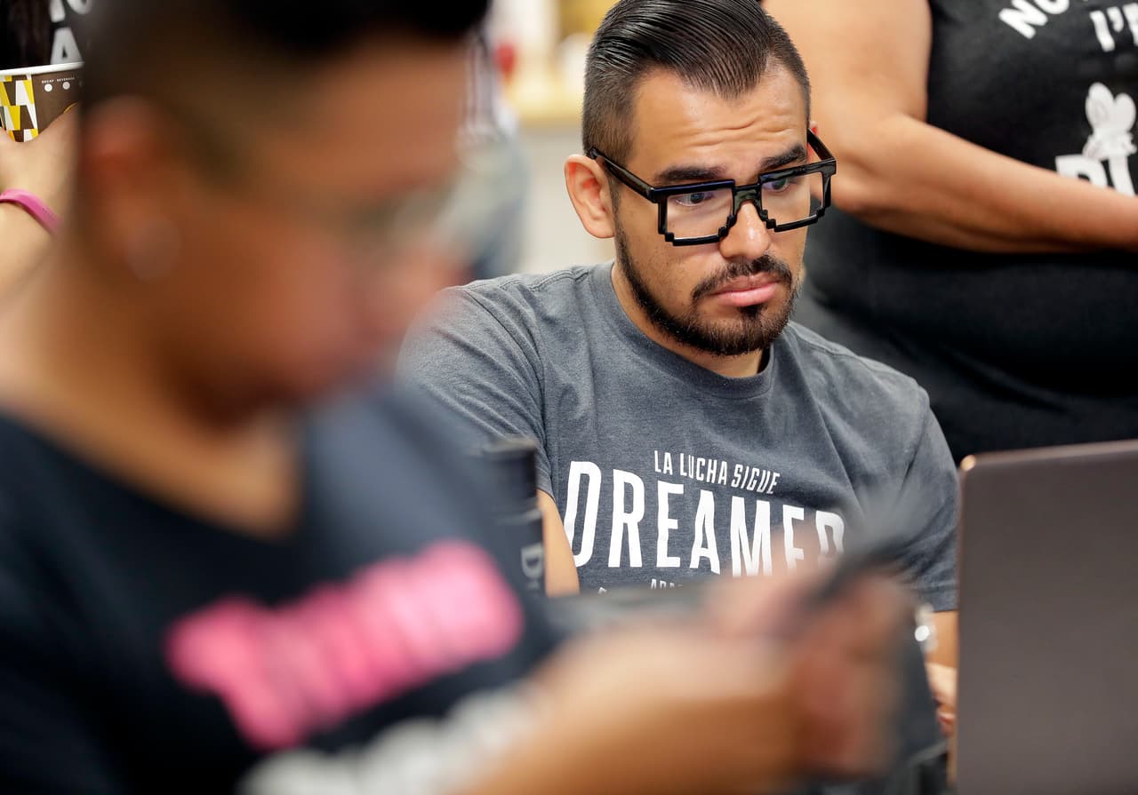 Cómo DACA transformó la salud mental de los jóvenes indocumentados a los que amparaba