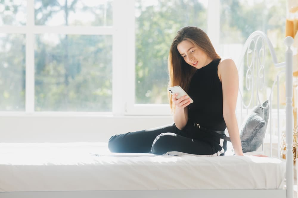 Hablando de las redes, recuerda que hay un mundo de contactos afuera esperando noticias tuyas. Reactiva tu agenda, haz llamadas, inclusive en video, o estas tan famosas sesiones de Zoom en que toda la familia o comadres se juntan para convivir virtualmente.