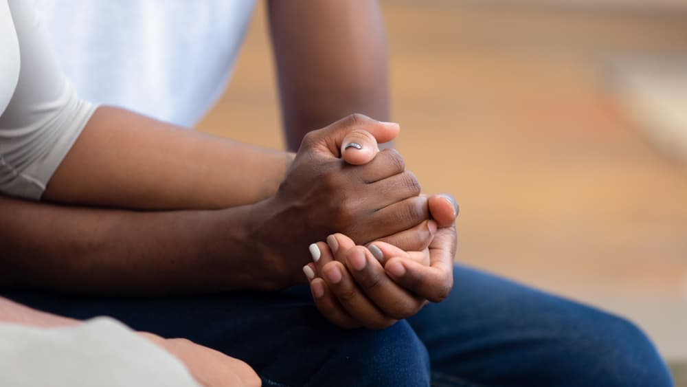 Libra puede tardar mucho tiempo en lidiar con su pesar porque intentarán muchas cosas para 'equilibrar su balanza'. Intentarán enfrentarla de diversas maneras, experimentando si hablando con alguien más se sienten mejor, o en un grupo de personas o mejor por su propia cuenta.