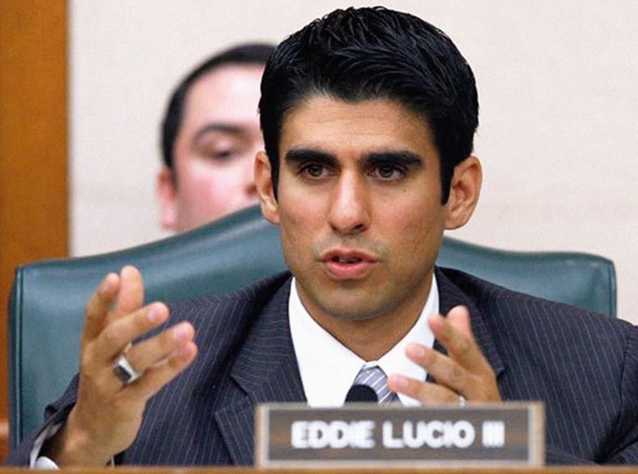 <b>Eddie Lucio III.</b> El representante estatal por el Distrito 38 habló en contra de la medida. “No se metan con nosotros, no vamos a tolerar los ataques a la comunidad hispana”, dijo en la sesión de este miércoles.