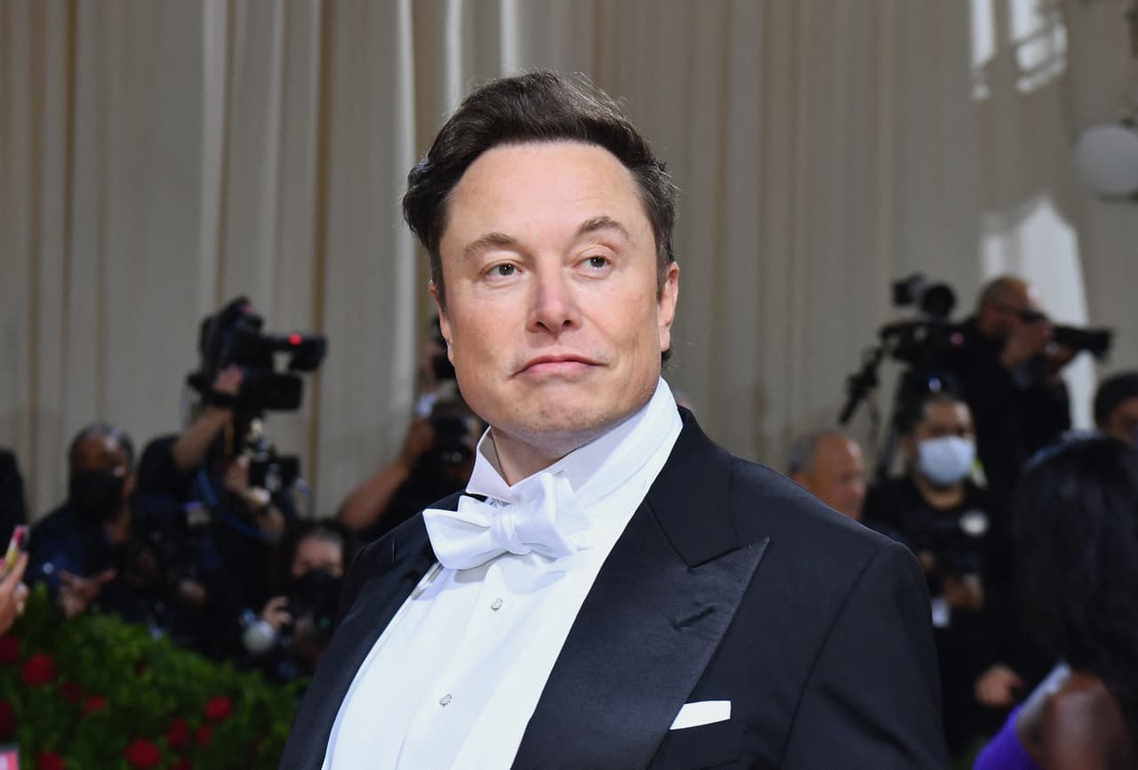 Camas, armarios y pantuflas: la polémica tras la decisión de Elon Musk de convertir los cuarteles de Twitter en “habitaciones de hotel”