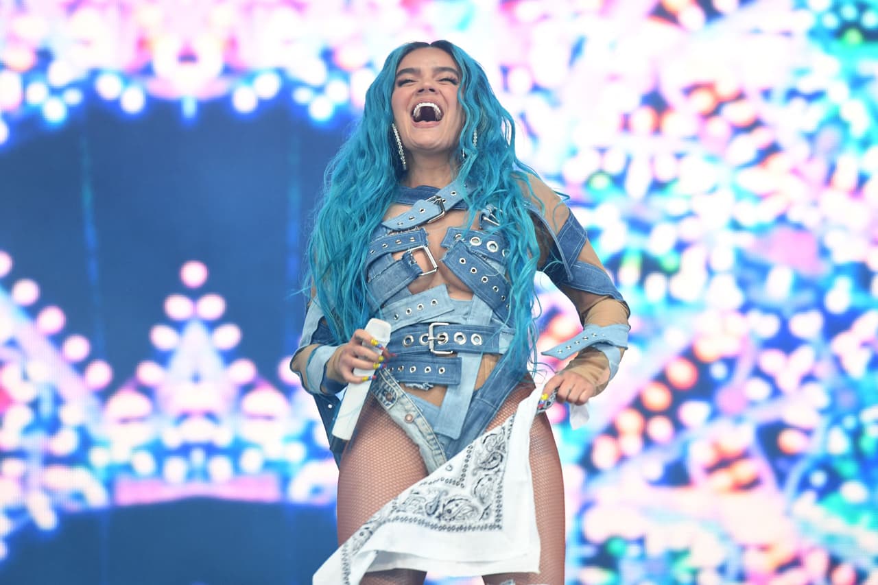 <a href="https://www.univision.com/musica/anuel-y-el-fuerte-mensaje-a-karol-g-por-mamii-la-cancion-que-le-dedico" target="_blank">La intérprete de ‘MAMIII’</a> anunció que el cambio de 
<i>look</i> vendrá después de tomarse unas vacaciones por Grecia, Dubai y luego de cumplir uno de sus grandes sueños, conocer Africa.