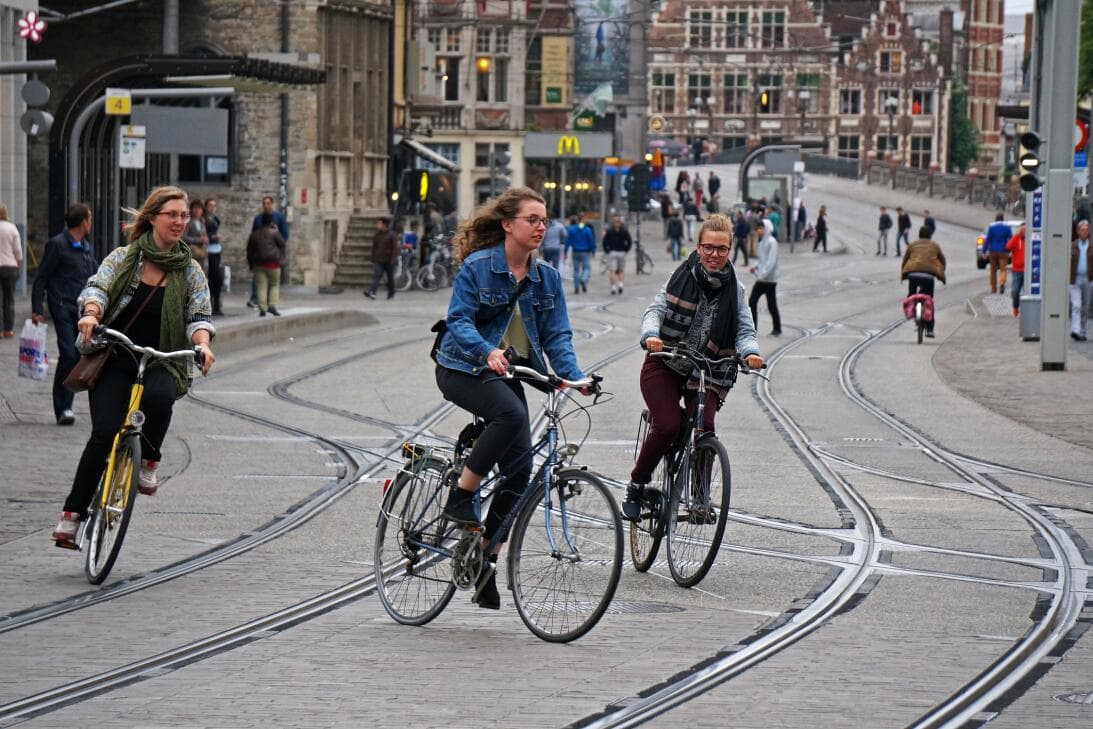 <b>Puesto 17: Bélgica.</b>
<br>
<br>⬆️ Subió 2 lugares. Posición en 2022: 19.
<br>
<br>Este pequeño país del oeste de Europa mantiene una calidad de vida elevada y un poder adquisitivo robusto.