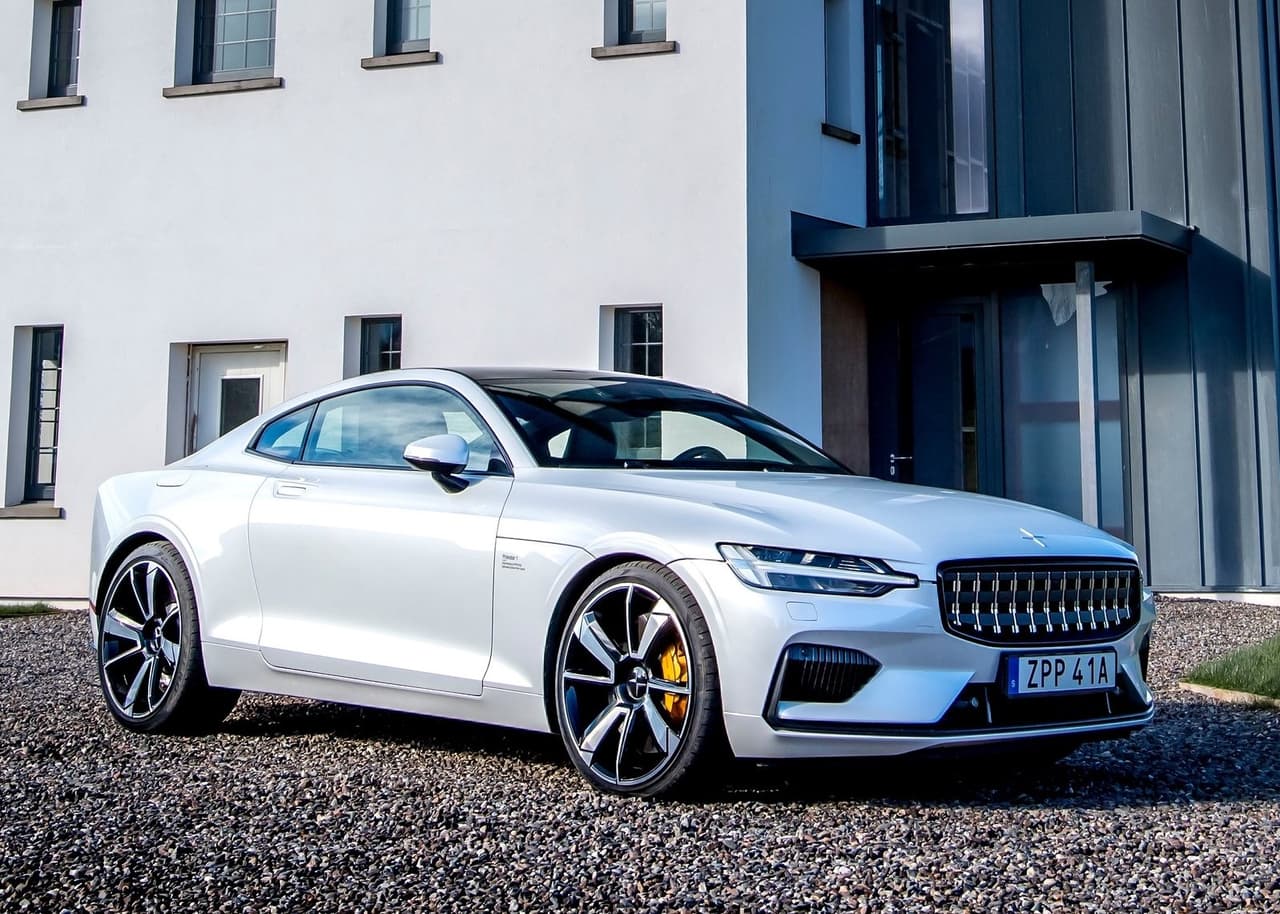 <h3 class="cms-H3-H3"><b>6. Polestar 1</b></h3>
<br>
<br>El Polestar 1 se despide poco tiempo después de su bienvenida. De hecho, este modelo es prácticamente desconocido en Estados Unidos, pues desde su debut en el 2019 sólo llegaron a producirse 1,500 unidades y además contaba con una etiqueta inicial de 155,000 dólares. 
<br>