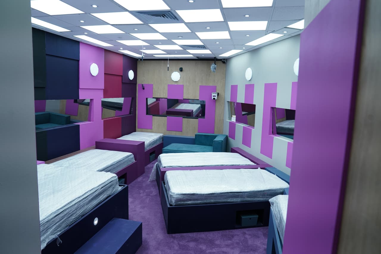 <b>Las Habitaciones:</b> Así luce otro de los cuartos destinado a que los habitantes pasen las noches. Cada cama contará únicamente con un juego de sábanas y será responsabilidad de los famosos asearlas. La Suite del Líder es el único lugar donde producción hace la limpieza por un día.