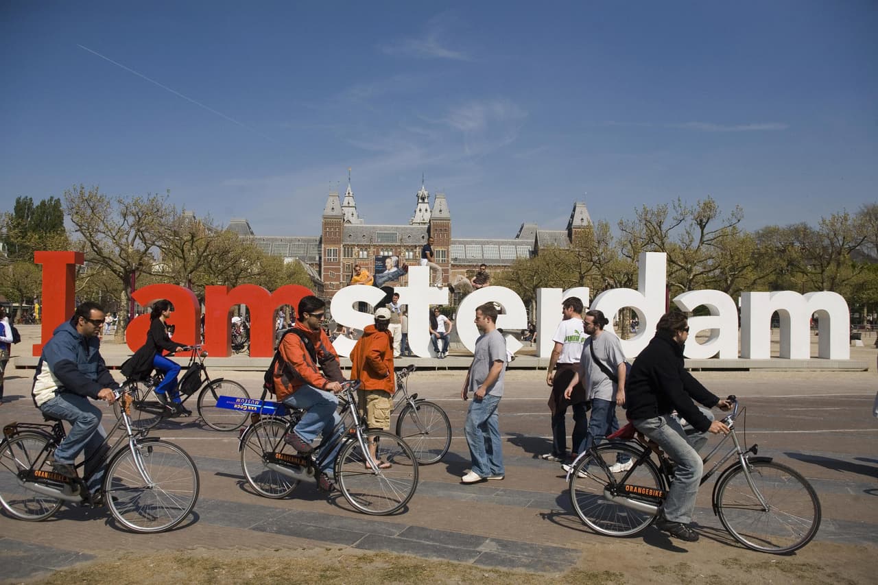 Además de un alcalde del ciclismo, la ciudad ya tiene un alcalde nocturno.