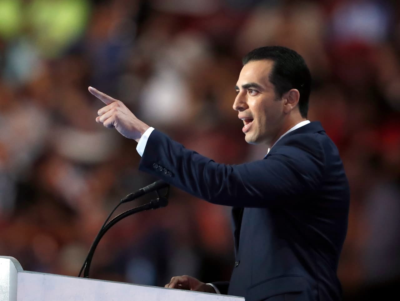 <b>Ruben Kihuen. </b>Senador estatal de Nevada. Nacido en México, llegó a EEUU a los ocho años de edad. Es el primer inmigrante electo en una oficina pública de Nevada y ha servido como asambleísta y senador estatal.