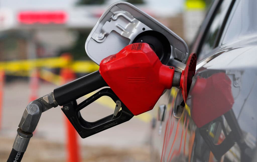 Descuento de 40 centavos por galón de gasolina sólo hoy. Te decimos dónde
