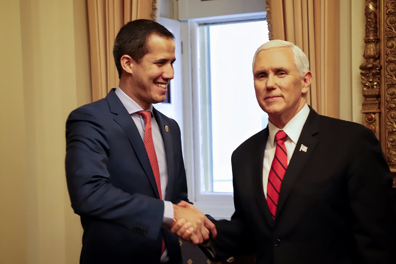 El venezolano publicó en su cuenta de Twitter las fotografías de una reunión que sostuvo con el Vicepresidente Mike Pense y algunos senadores republicanos más temprano. "Agradecemos la lucha firme y clara del Gobierno estadounidense junto al pueblo venezolano y nuestra región", estaba escrito junto a la publicación en la red social.