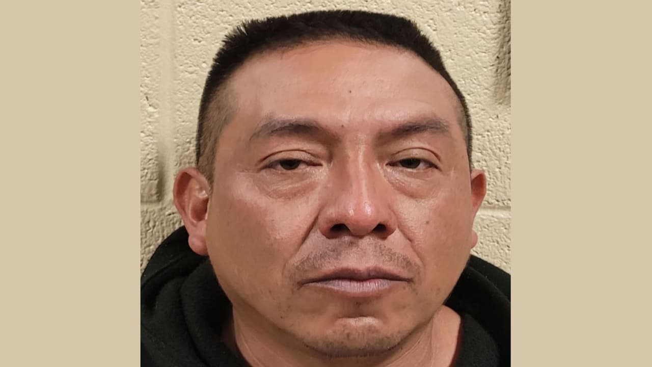 Areli Jaimes Martínez fue arrestado por agentes de la estación Brian A. Terry cerca de Naco, Arizona. El ciudadano mexicano previamente removido es un delincuente sexual registrado, condenado por delito grave de agresión sexual de segundo grado de un niño en Texas. Enfrenta cargos criminales.