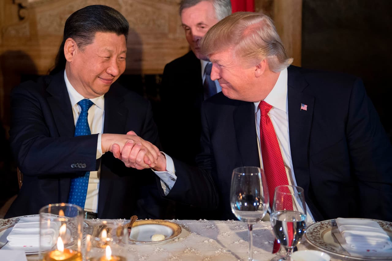 Trump informó al presidente de China que ordenó atacar Siria cuando comían una "hermosa torta de chocolate" en Mar-a-Lago