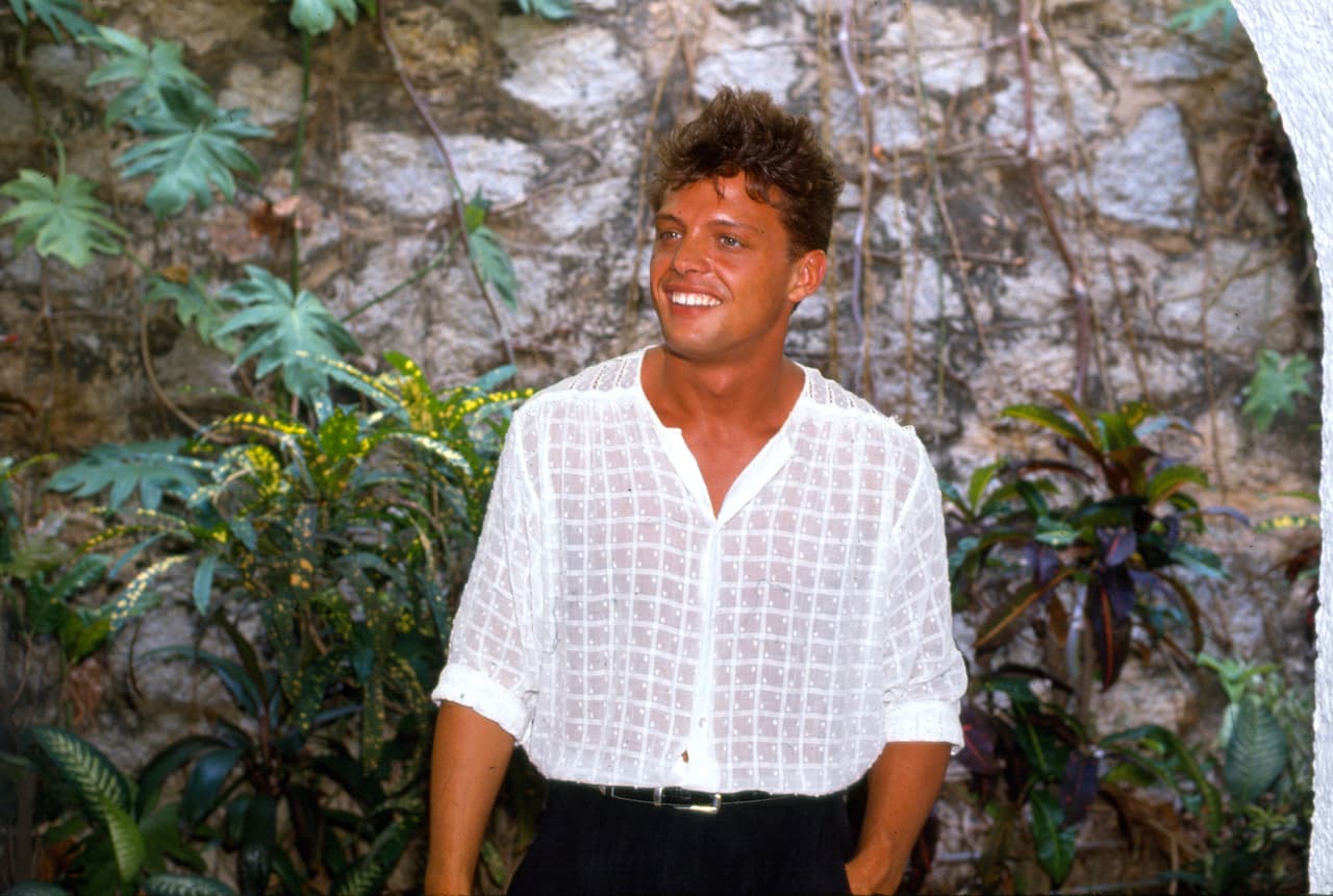 Así se ha tejido esta historia de la paternidad por parte de Luis Miguel. En algún momento de sus vidas, Michelle, Daniel y Miguel compartieron su amor con él, pero también su inexplicable ausencia. 
<br>