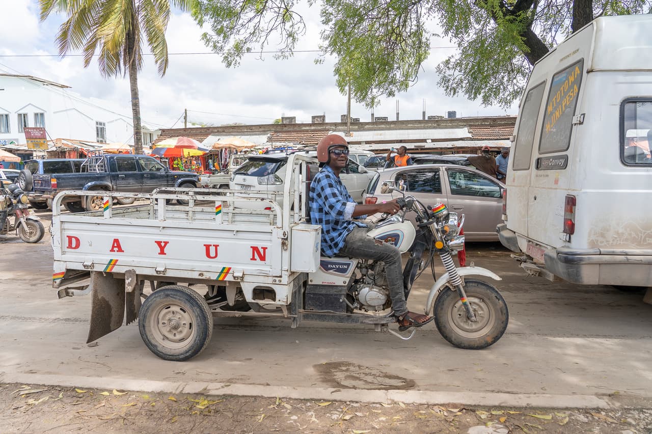 <b>Tanzania.</b> Advertencia de viaje actualizada el 1 de marzo de 2021.
<br>
<br>A principios de este mes, los CDC dijeron que 
<a href="https://www.univision.com/noticias/salud/nueva-guia-viajes-vacuna-cdc-coronavirus"><u>las personas que están completamente vacunadas pueden viajar de manera segura</u></a> dentro de los Estados Unidos con un "bajo riesgo". Sin embargo, su directora, Rochelle Walensky, desalentó a los estadounidenses de hacerlo debido al incremento de casos en algunos estados.