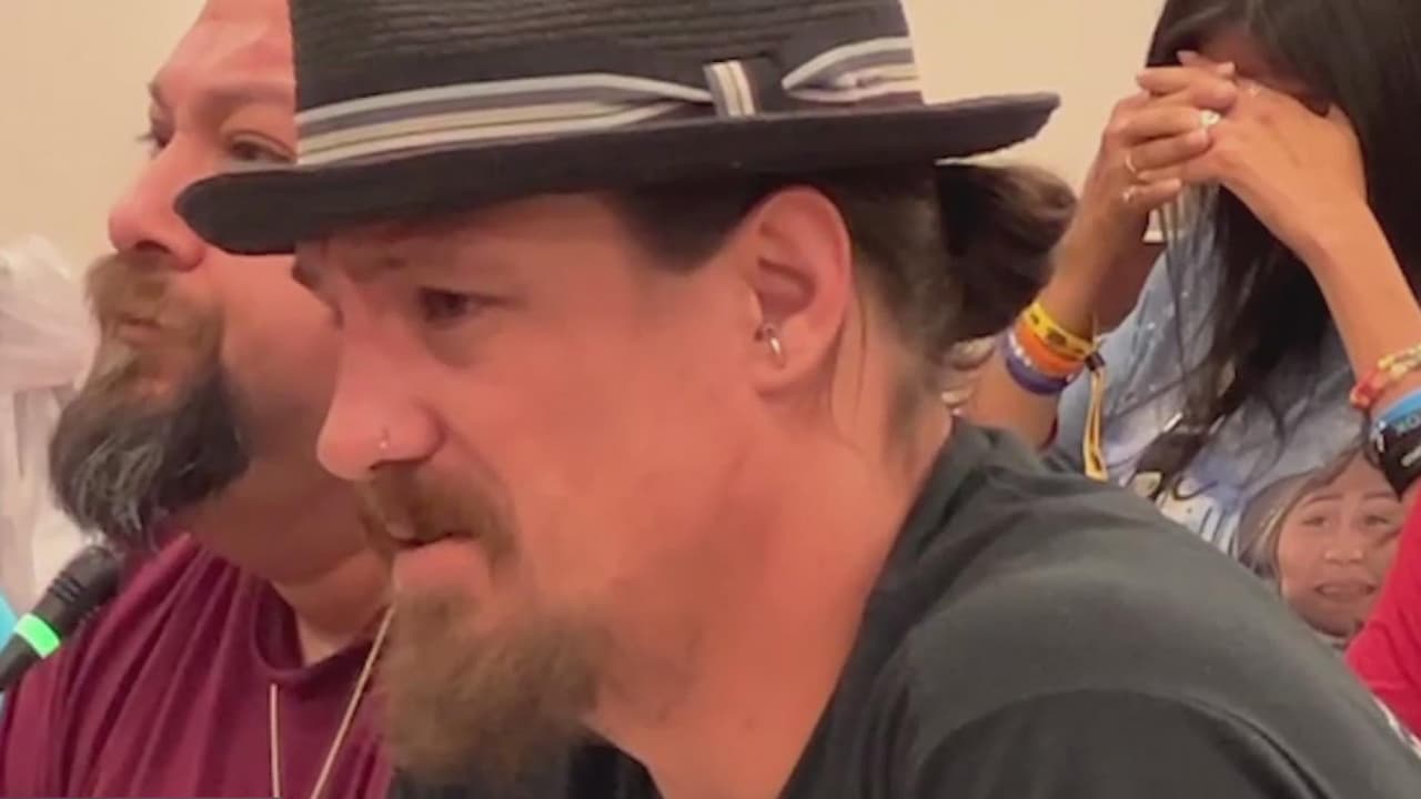 Congresistas se reunieron con padres de víctimas del tiroteo en Uvalde y escucharon sus peticiones para que estas tragedias no se repitan en el país.
