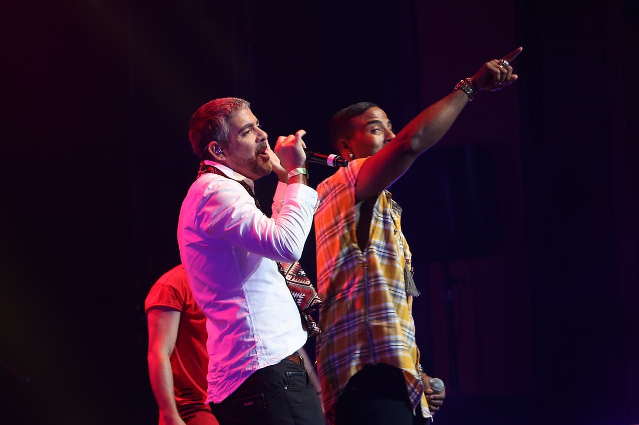 Unos días antes de su concierto, el grupo visitó la redacción de Univision Noticias para 
<a href="http://http://www.univision.com/musica/orishas/orishas-estan-de-regreso-y-nos-dieron-serenata-video" target="_blank">darnos una serenata</a>.
