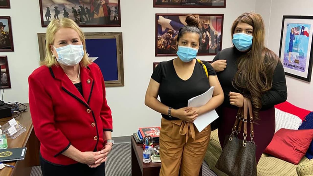La familia y amigos solicitaron ayuda de 
<b><a href="https://www.univision.com/local/houston-kxln/protestan-en-fort-hood-por-la-desaparicion-de-soldado-hispana-de-houston">organizaciones</a></b> comunitarias para dar con su paradero. La congresista Sylvia García anunció a través de sus 
<b><a href="https://www.facebook.com/RepSylviaGarcia/photos/pcb.596543191295279/596543101295288/?type=3&theater" target="_blank">redes sociales</a></b> el apoyo a la familia.