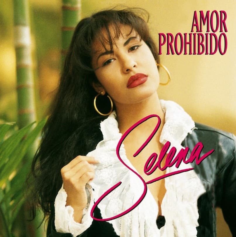 El 16 de abril de 1971 nació una de las artistas más queridas del Tex-Mex, Selena Quintanilla. Con un futuro prometedor en la música, antes de cumplir 30 años ya era reconocida por sus grandes éxitos; sin embargo, fue asesinada en 1995 por su manager Yolanda Salvidar.