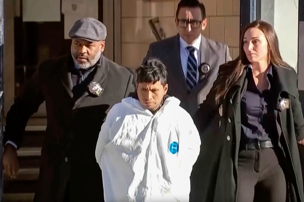 Al confirmar el arresto de Sebastián Zapeta, el lunes 23 de diciembre, la policía de Nueva York indicó que el sospechoso 
<b>no recuerda qué pasó</b>. Admitió a los detectives que consumía "mucho alcohol", según la acusación en su contra.