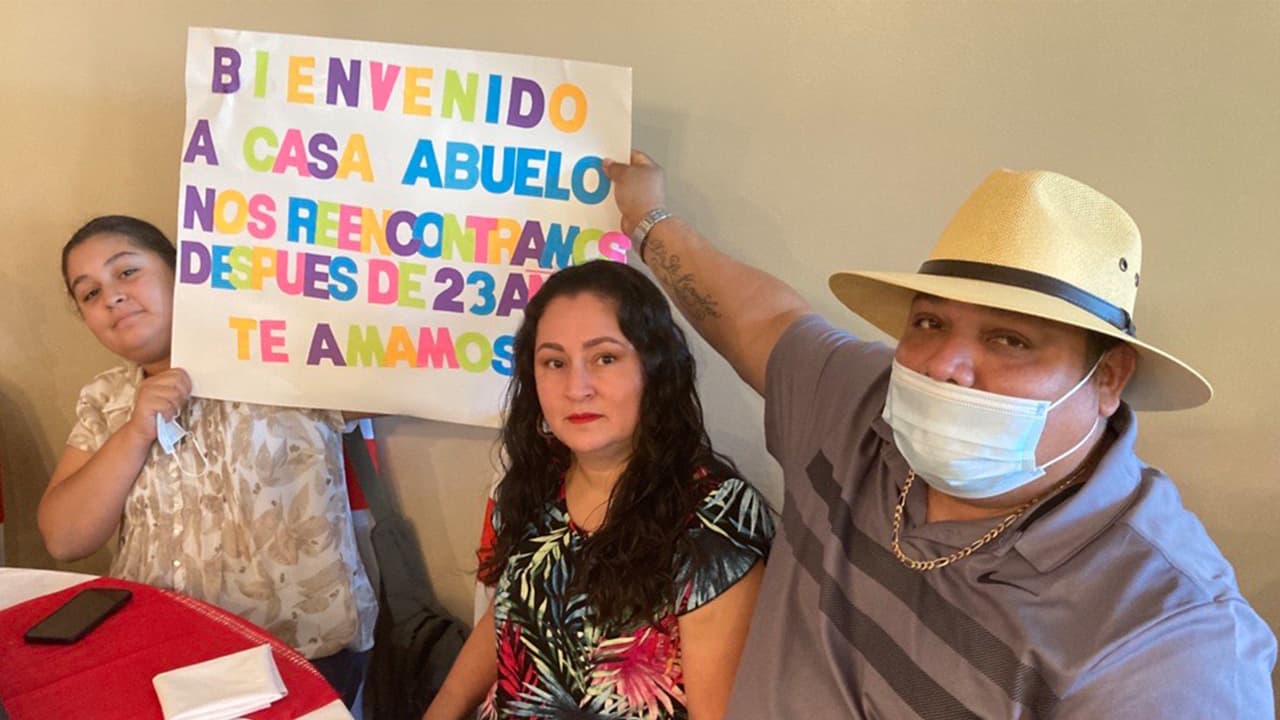 Familias migrantes originarias de Veracruz se reunieron en Illinois luego de varias décadas distanciados gracias a un programa de la Federación de Inmigrantes Unidos de Veracruz.