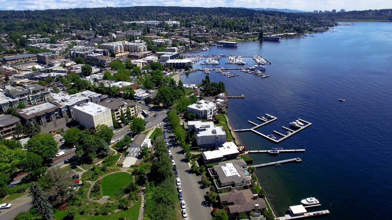 <b>3. Bellevue, Washington</b>
<br>
<br>Esta ciudad tiene el puntaje más alto en la categoría de calidad de vida y también en finanzas personales de los residentes. Aproximadamente el 61% de los residentes de Bellevue ganan $100,000 o más y menos del 8% de la población vive por debajo del umbral de pobreza.