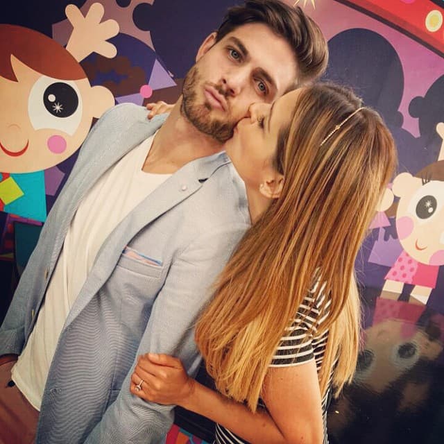 Fue con
<b> <a href="http://www.univision.com/temas/horacio-pancheri">Horacio Pancheri</a></b> que 
<b><a href="http://www.univision.com/temas/grettell-valdez">Grettell</a></b> volvió a probar suerte en el amor.